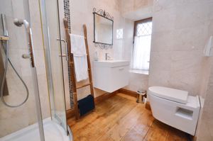 Ensuite- click for photo gallery
